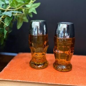 Anchor Hocking Amber Glass Salt Pepper Shakers, Honeycomb Thumbprint MCM Kitchen